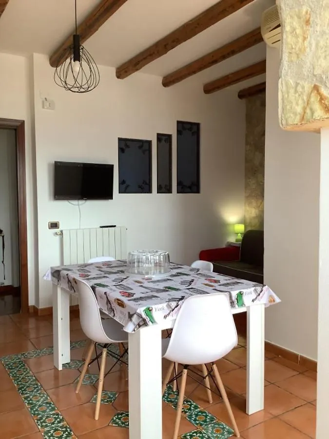 Apartment Leo'S Home Palermo