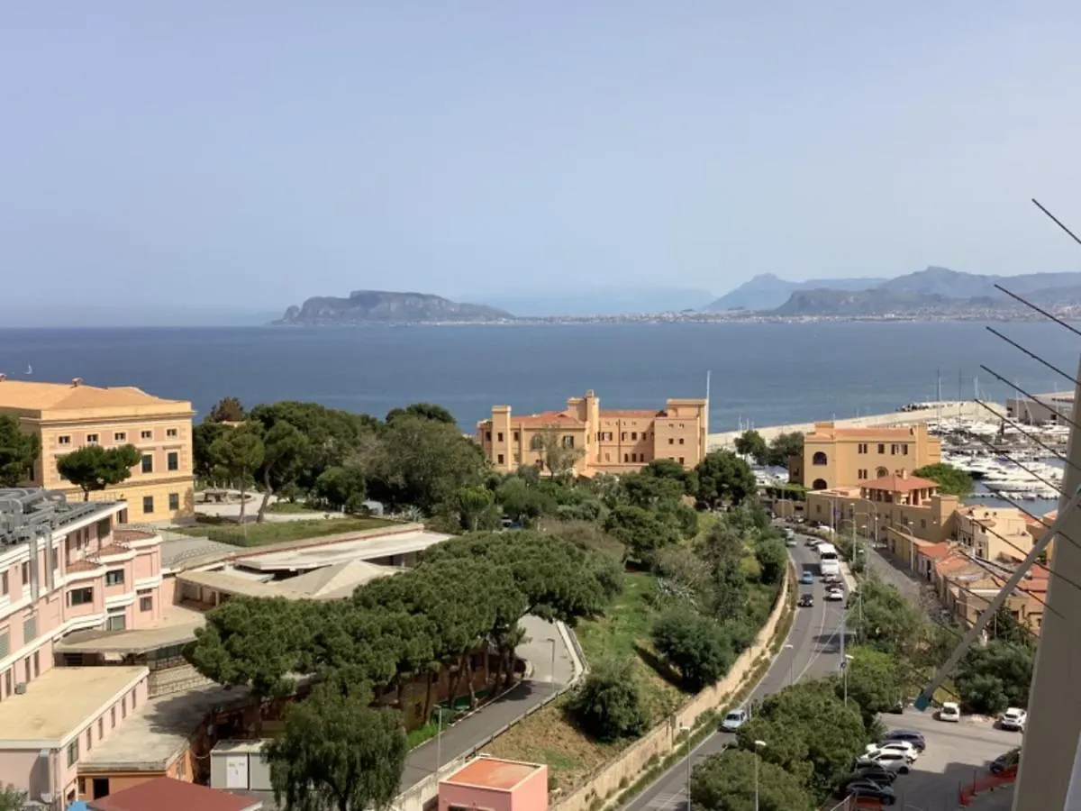 Apartment Leo'S Home Palermo